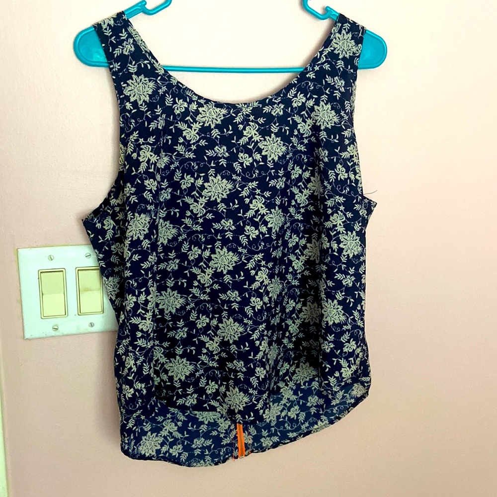 Womens top!